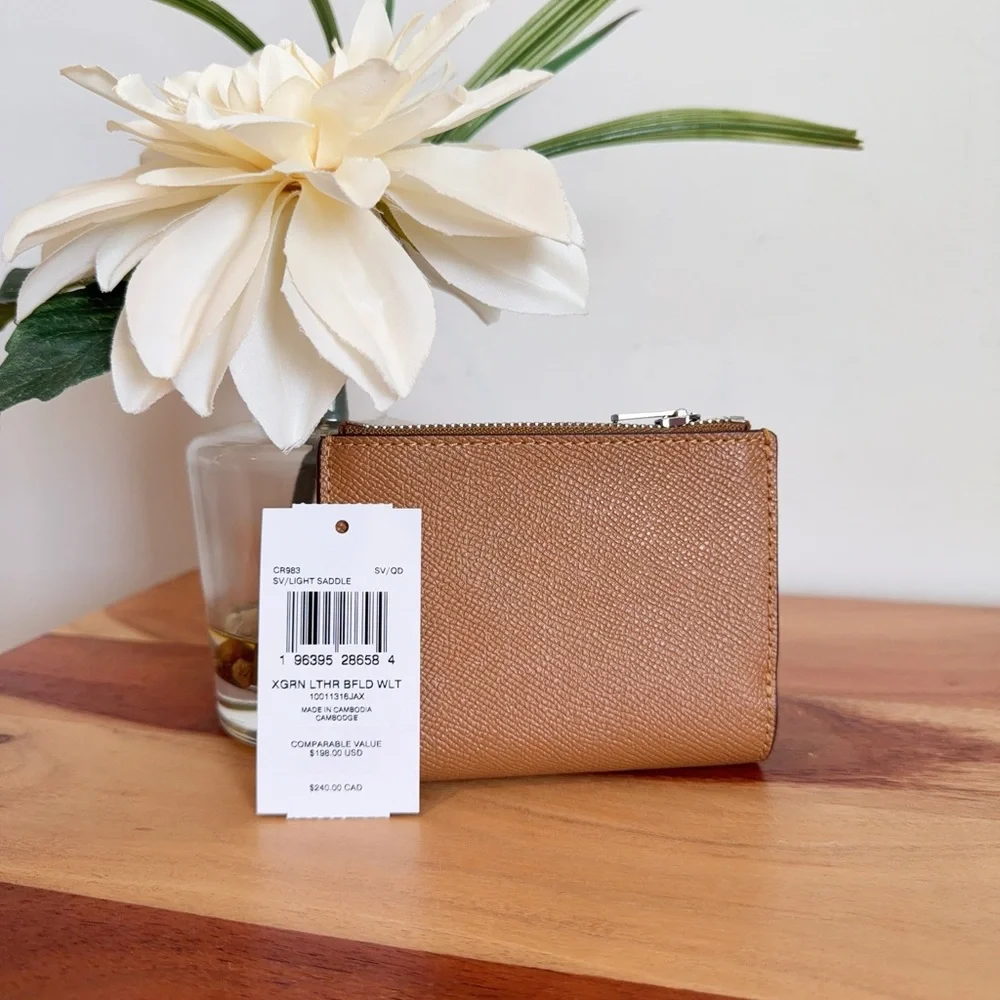 NWT Coach Bifold Wallet‎